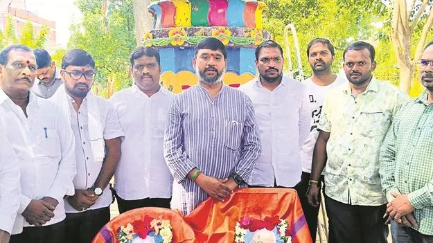 kumaram bheem asifabad-మహాత్మాగాంధీకి ఘన నివాళి