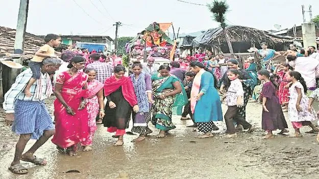 kumaram bheem asifabad- శోభాయాత్ర నిర్వహించి.. నిమజ్జనం చేసి..
