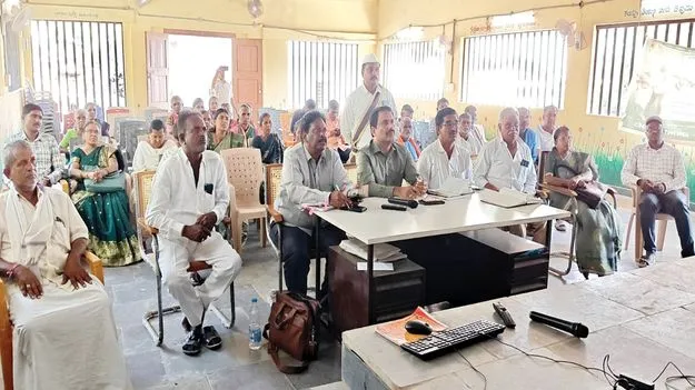 ప్రత్యామ్నాయ పంటల సాగుకు ప్రాధాన్యం ఇవ్వాలి