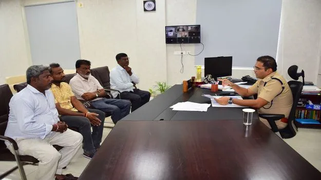బాధితుల సమస్యలను త్వరితగతిన పరిష్కరించాలి