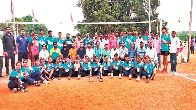 వాలీబాల్‌ డబుల్‌ విజేత మహబూబ్‌నగర్‌