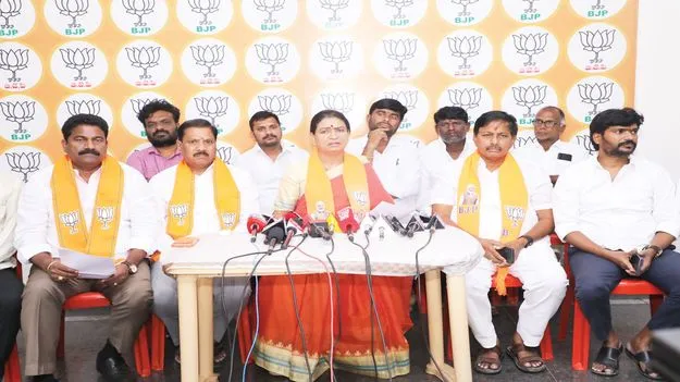రెచ్చగొడుతున్న ఆ వ్యాఖ్యలు 
