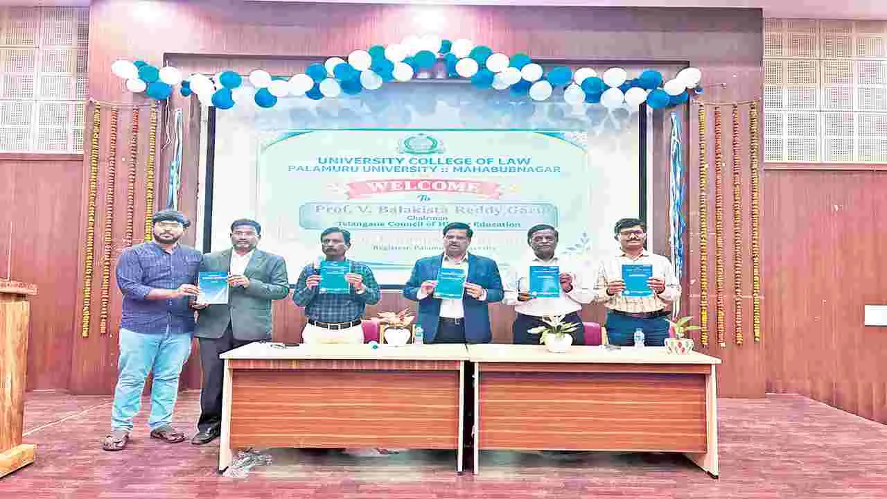 చట్టాలు అభివృద్ధి చెందాలి