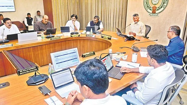 కలెక్టర్లు, అధికారులు అప్రమత్తంగా ఉండాలి
