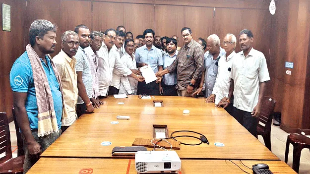 సంకిలి పరిశ్రమను కాపాడుకుంటాం