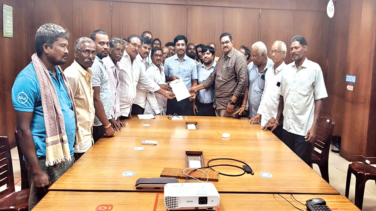సంకిలి పరిశ్రమను కాపాడుకుంటాం