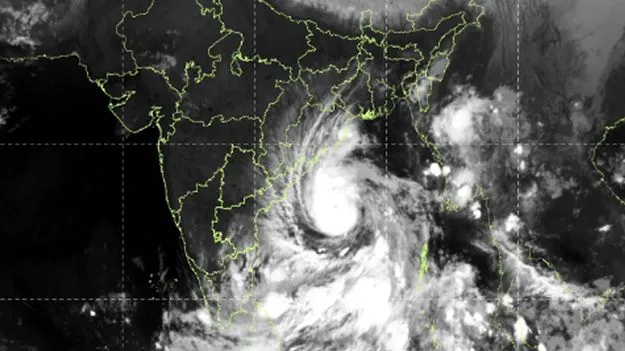 కోస్తాంధ్రకు రెడ్‌ అలర్ట్‌ 