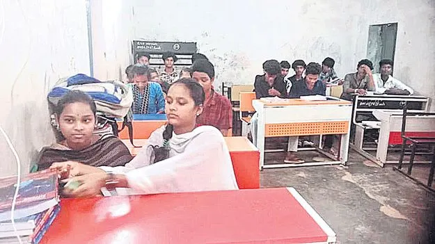 పడకేస్తున్న ప్లస్‌-2 