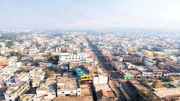 అభ్యర్థుల ఎంపికలో పార్టీలు బిజీ