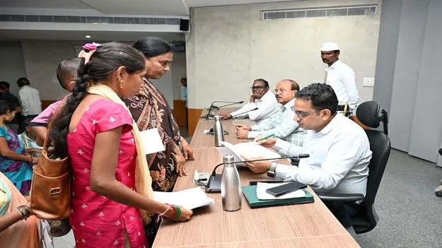 kumaram bheem asifabad-  దరఖాస్తులను సత్వరమే పరిష్కరించాలి