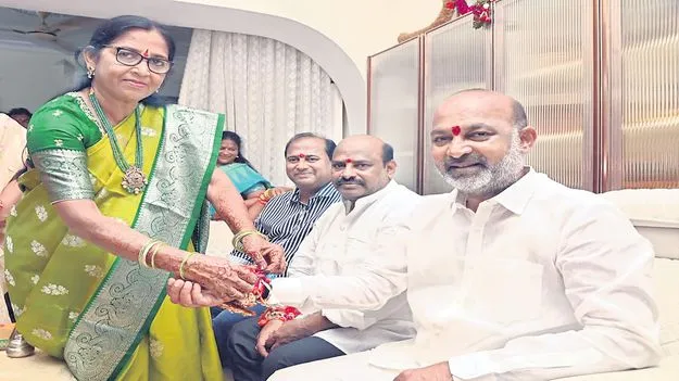 వైభవంగా రాఖీ పౌర్ణమి 