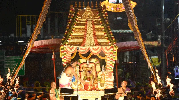 సర్వభూపాలుడిపై సహస్రనామాలవాడు