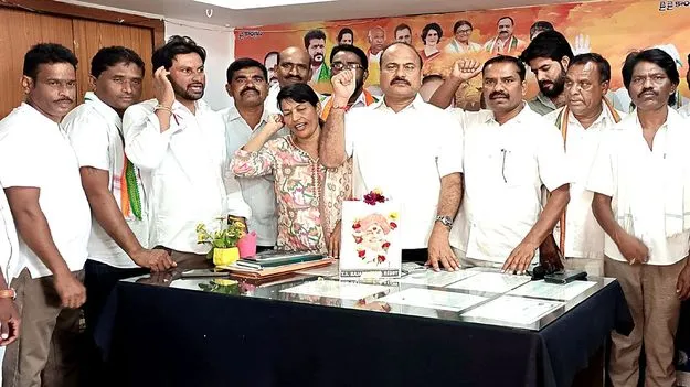 kumaram bheem asifabad-వైఎస్సార్‌కు ఘన నివాళి