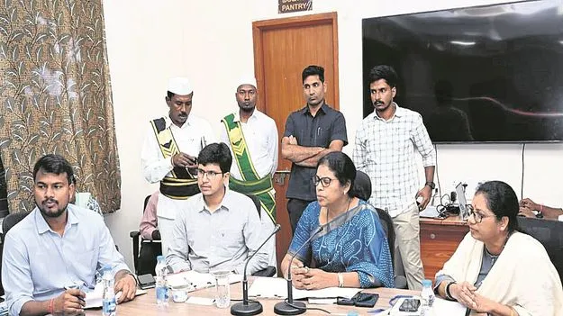 kumaram bheem asifabad-అభివృద్ధి పనులను త్వరగా పూర్తి చేయాలి