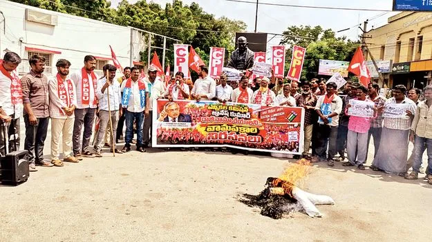 అరెస్టులతో ఉద్యమాలు ఆపలేరు