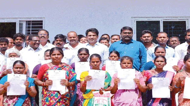 అర్హులందరికీ ఇందిరమ్మ ఇళ్లు 