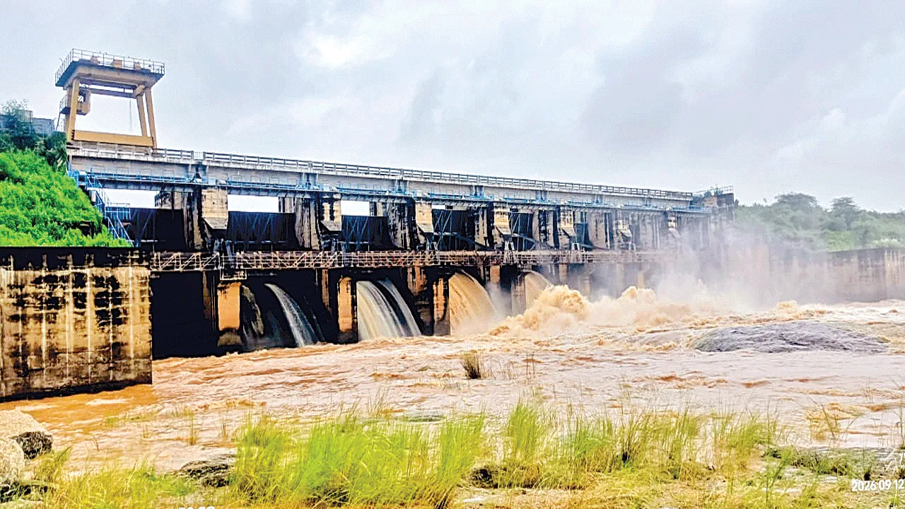 తోటపల్లిలోకి ఐదు వేల క్యూసెక్కులు