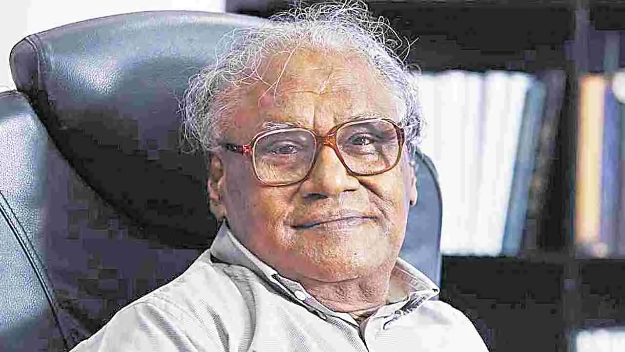 భారతరత్న సీఎన్‌ఆర్‌ రావుకు ఈసీ నోటీసులు