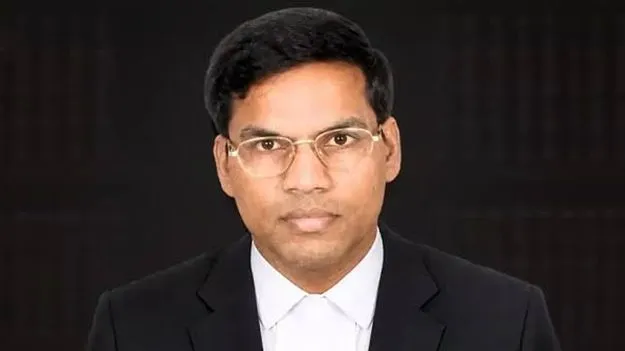 పిరికి జడ్జి అనిపించుకోవడం కన్నా చావడం మేలు