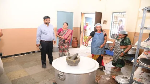 నిర్మాణ పనులను వేగవంతం చేయాలి
