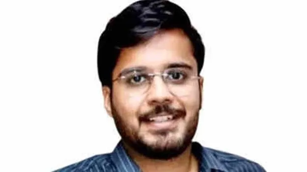 ఐఏఎస్‌ విక్రాంత్‌ మర్మత్‌పై బదిలీ వేటు
