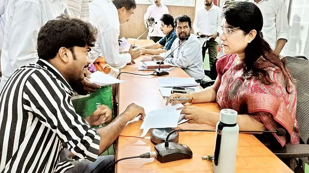 గడువులోగా పరిష్కరించండి 
