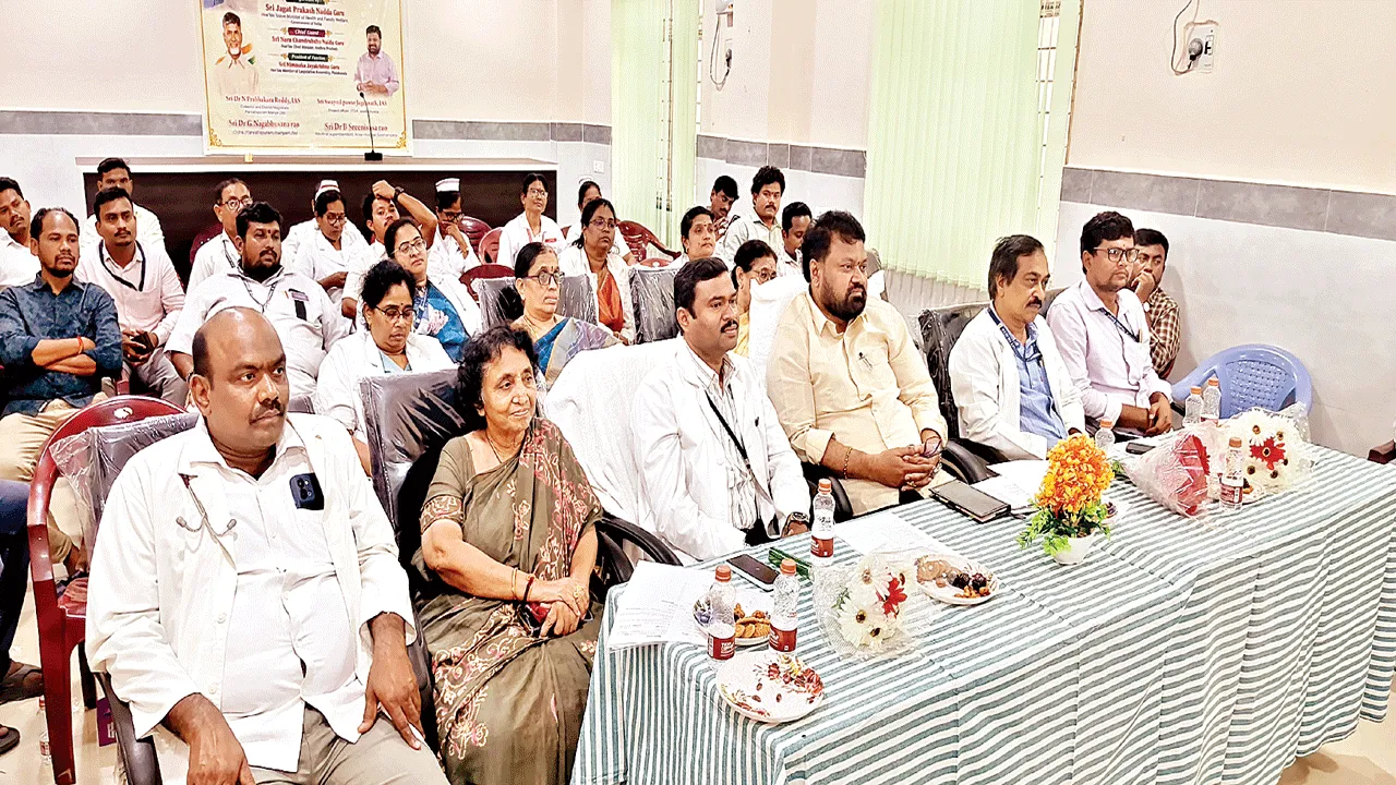 గిరిజనుల ఆరోగ్యంపై ప్రత్యేక దృష్టి