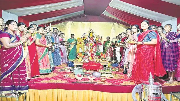 kumaram bheem asifabad-కుంకుమార్చనలు.. ప్రత్యేక పూజలు