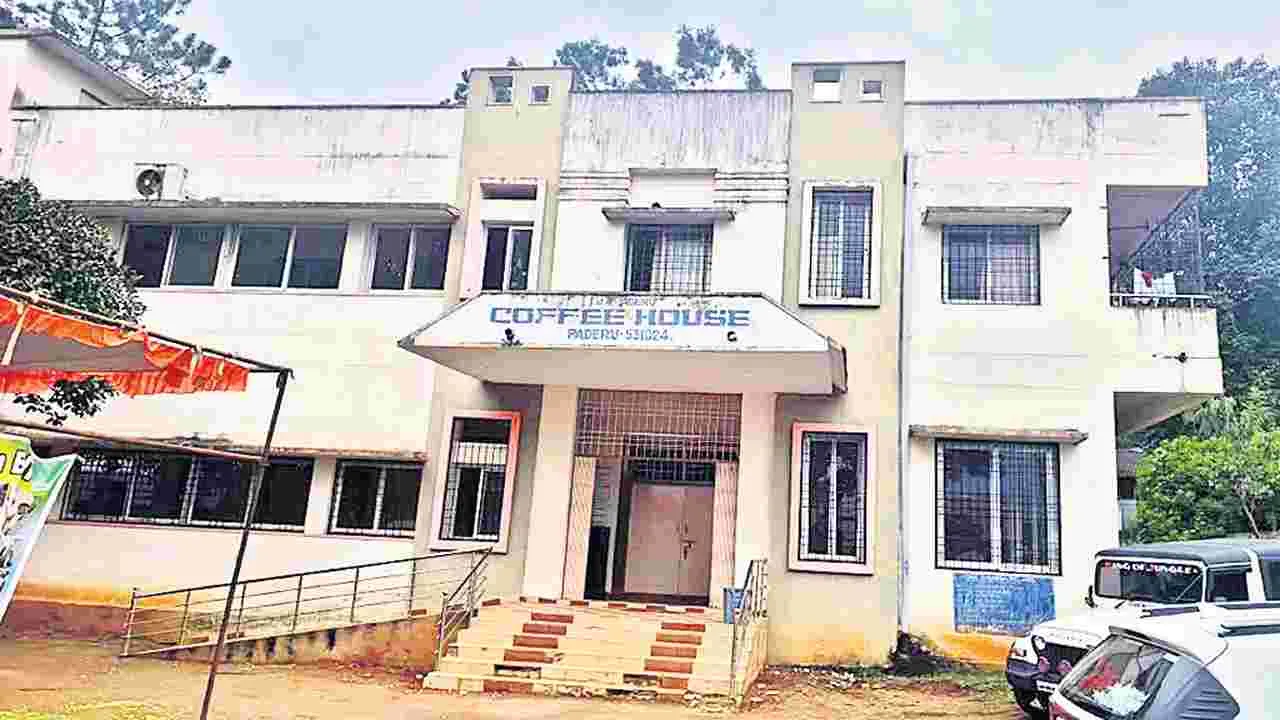 జడ్పీ వసతిపై జగడం