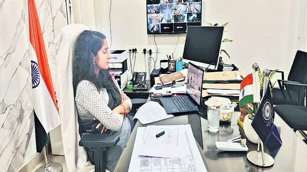 పెండింగ్‌ పనులు సకాలంలో పూర్తి 