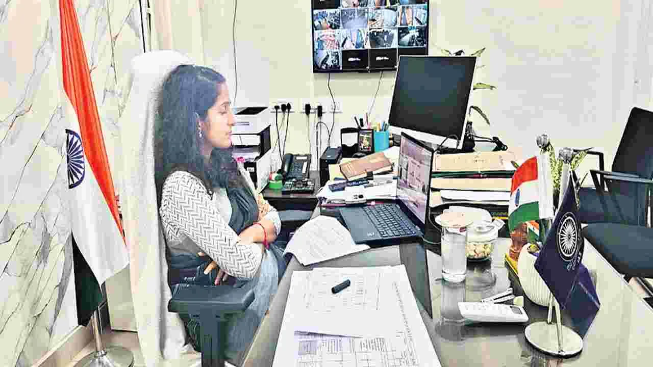 పెండింగ్‌ పనులు సకాలంలో పూర్తి
