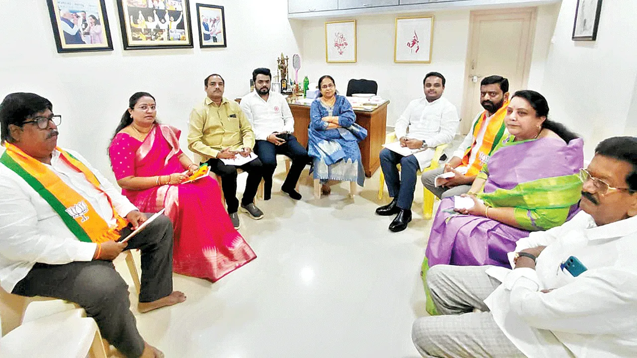 Victory in local elections is the goal. స్థానిక ఎన్నికల్లో విజయమే లక్ష్యం