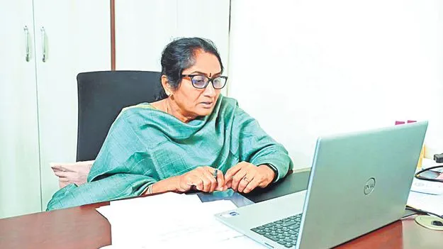 50 ఏళ్లు నిండిన చేనేతలకు పింఛన్లు
