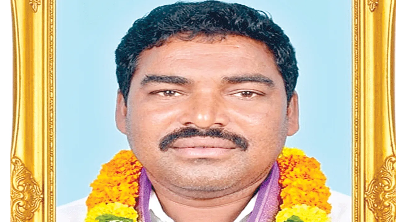 అప్పుల బాధ తాళలేక రైతు ఆత్మహత్య