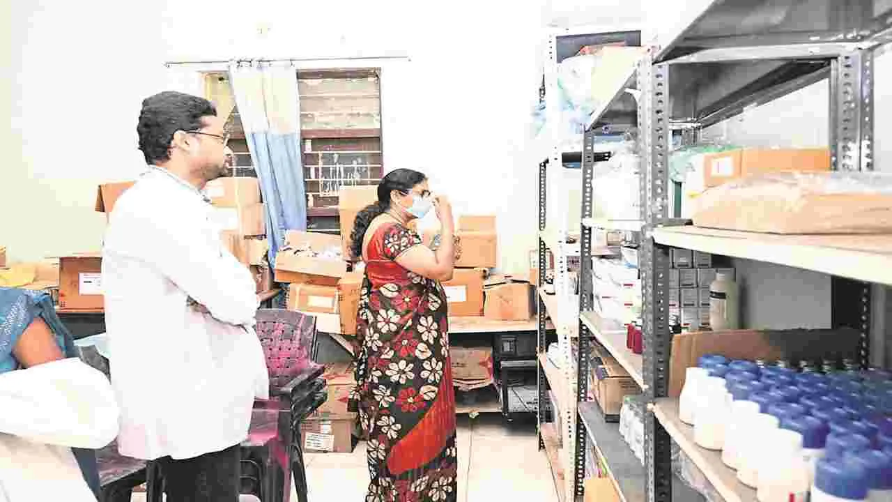 kumaram bheem asifabad- అనుమతి లేకుండా గైర్హాజరైతే చర్యలు