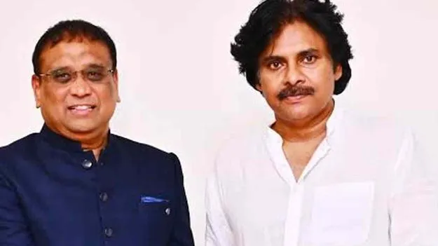 జనసేనలోకి బైరా దిలీప్‌ చక్రవర్తి