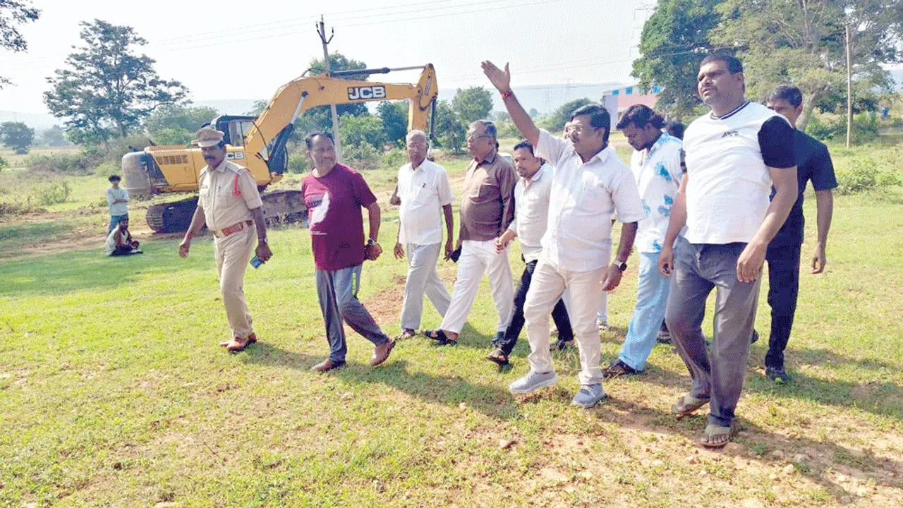 సబ్‌ స్టేషన్‌ కోసం స్థల పరిశీలన