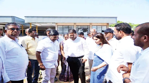 చెంచుల జీవన విధానం ప్రతిబింబించాలి