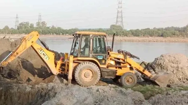రొయ్యల కాలువ మరమ్మతు పనుల్లో అవినీతి