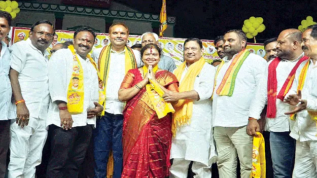  రాష్ట్రంలో ఆదర్శవంతమైన పాలన