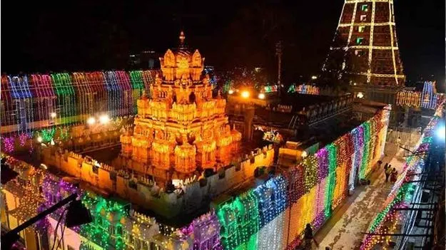 ఇంద్రకీలాద్రి కిటకిట