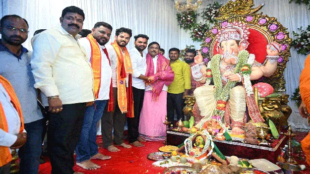 కొలువుదీరిన గణనాథులు