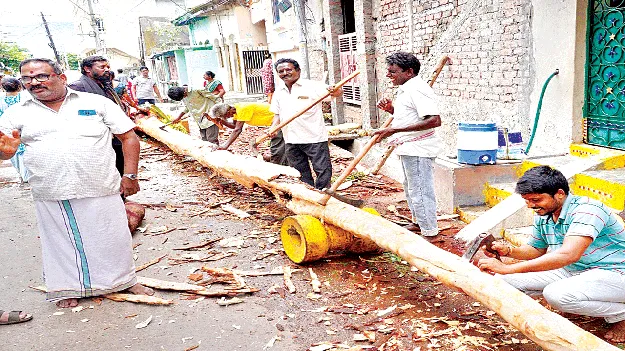 The Sirimanu is being prepared  సిద్ధమవుతున్న సిరిమాను 