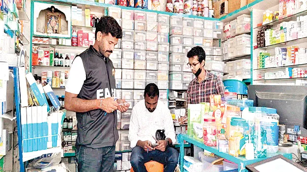 మెడికల్‌ షాపుల్లో తనిఖీలు
