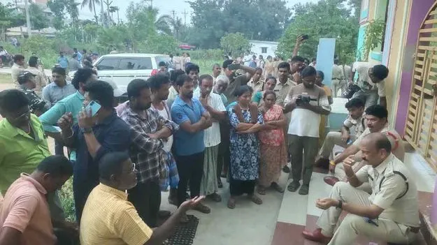 భూసేకరణకు వ్యతిరేకంగా ఆందోళన.. రైతు మృతి