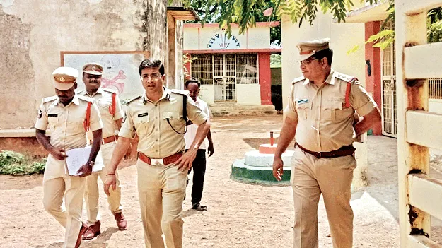 సమస్యాత్మక పీఎస్‌లపై నిఘా పెట్టండి 