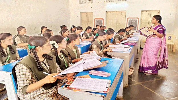 హ్యాండ్‌ బుక్‌తో సత్ఫలితాలు