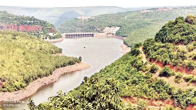 నీళ్లన్నీ దిగువకు