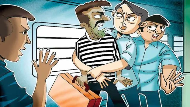 సిగ్నల్‌ ట్యాంపర్‌ చేసి రైలులోకి..