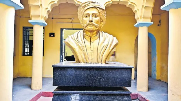 రాష్ట్ర పండుగగా గురజాడ జయంతి